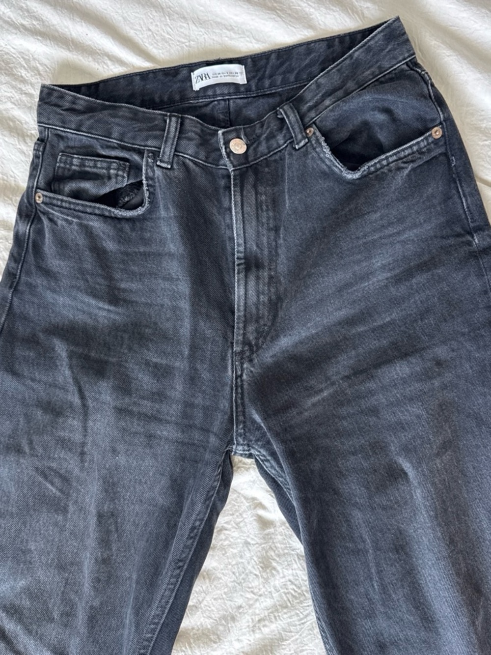 Zara women Black wash Straight Fit Jeans